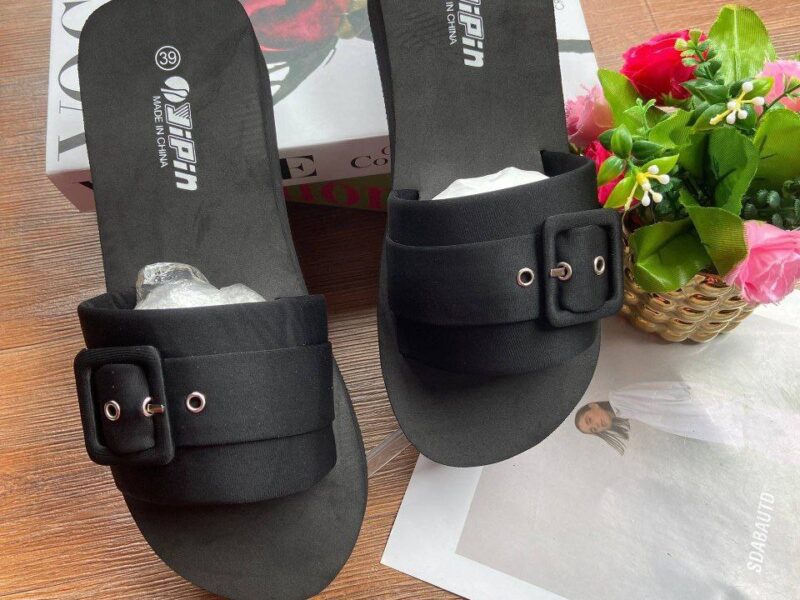 BUCKLE SLIDE (SLIPPERS)